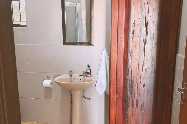 Standard Room En-Suite Bathroom with Shower